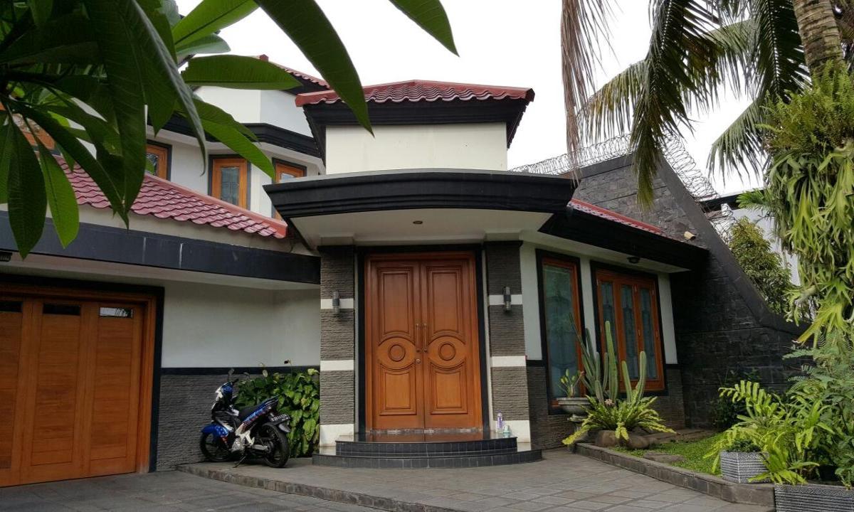 Dijual Rumah Lokasi Di Jl. Kayu Putih Selatan