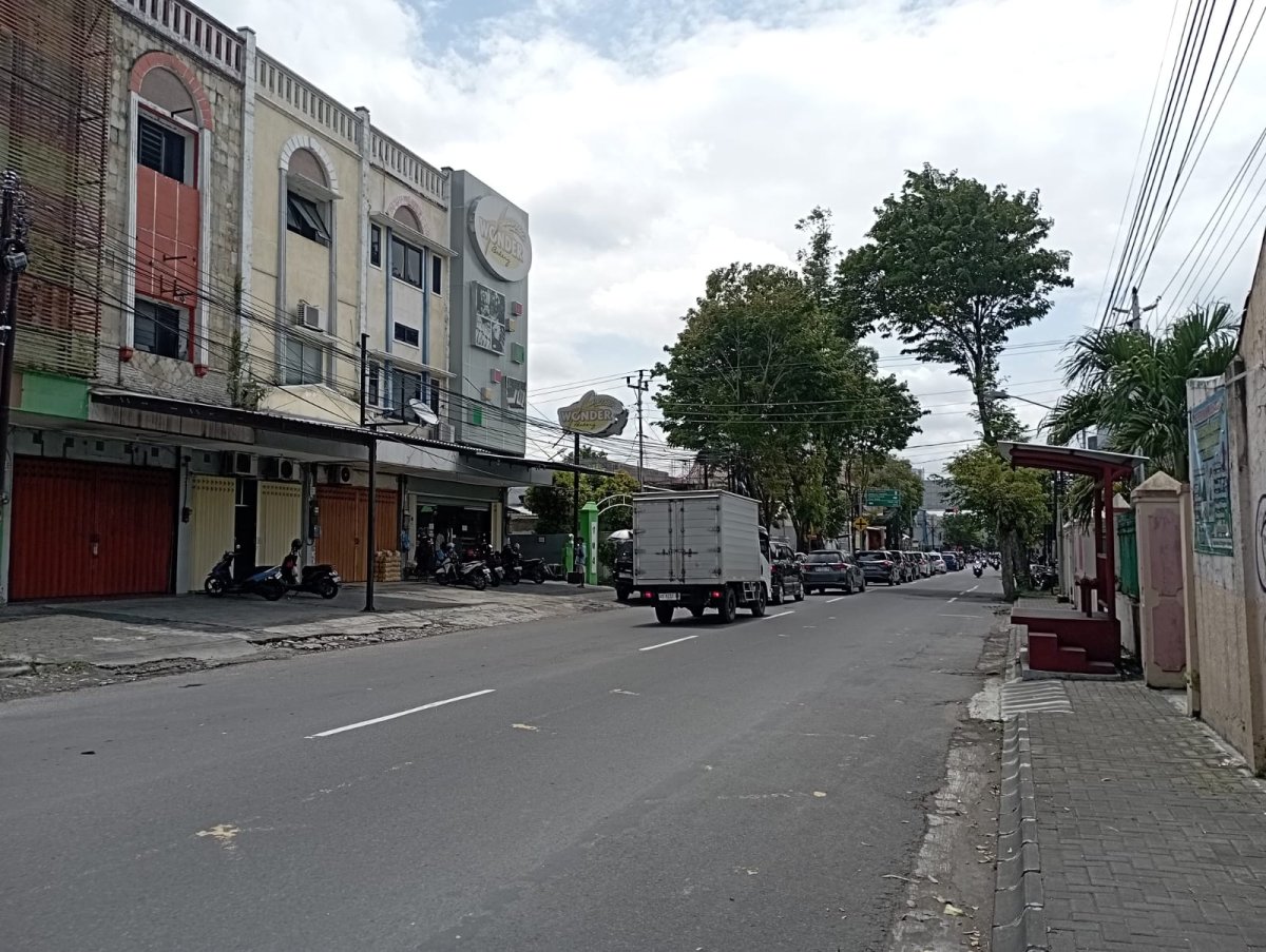 Disewakan Ruko Bagus Strategis Siap Pakai, Dekat Dengan Monumen Pers Solo di Banjarsari Solo