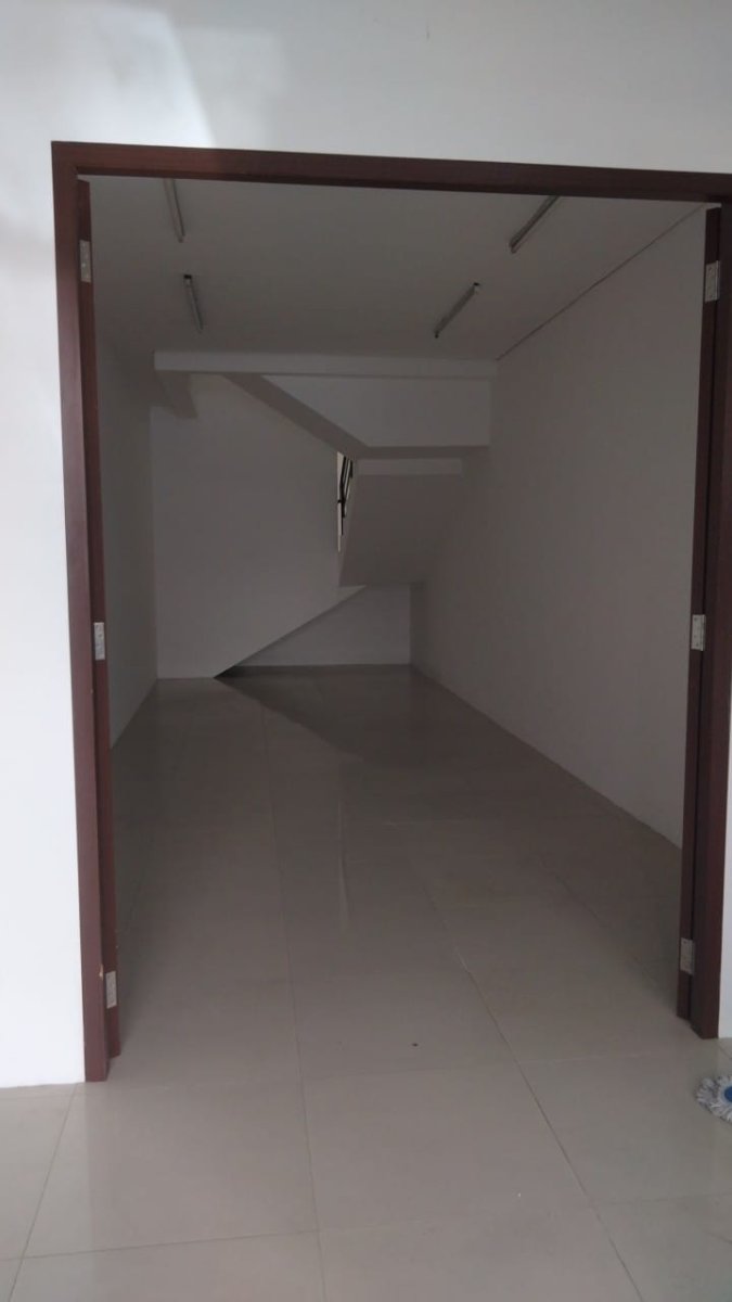 Disewakan Ruko 3 Lantai Siap Pakai, Lokasi Tengah Kota Solo di Area Manahan - Foto 6