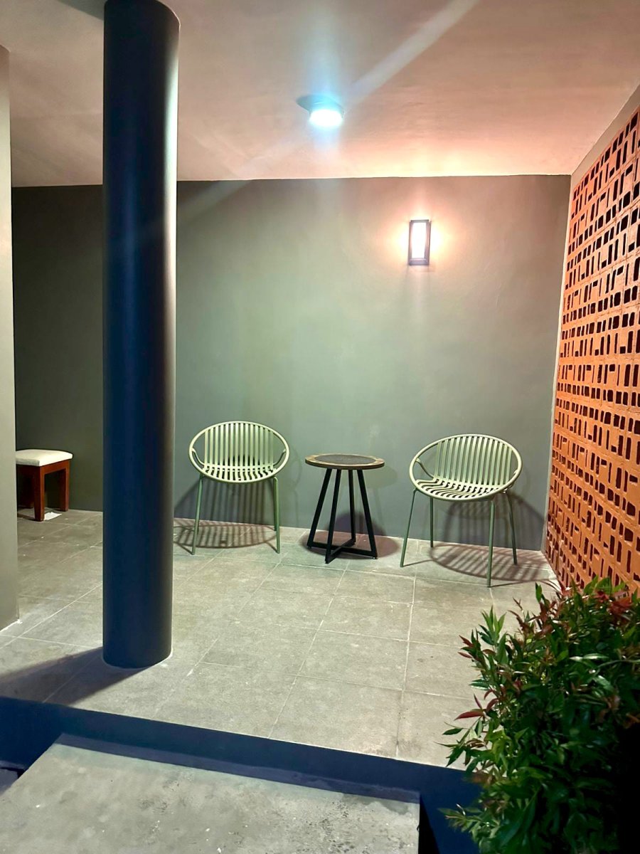 Disewakan Rumah Bagus Minimalis 2 Lantai ( Full Furnished ), Lokasi : Cluster di Colomadu - Foto 8