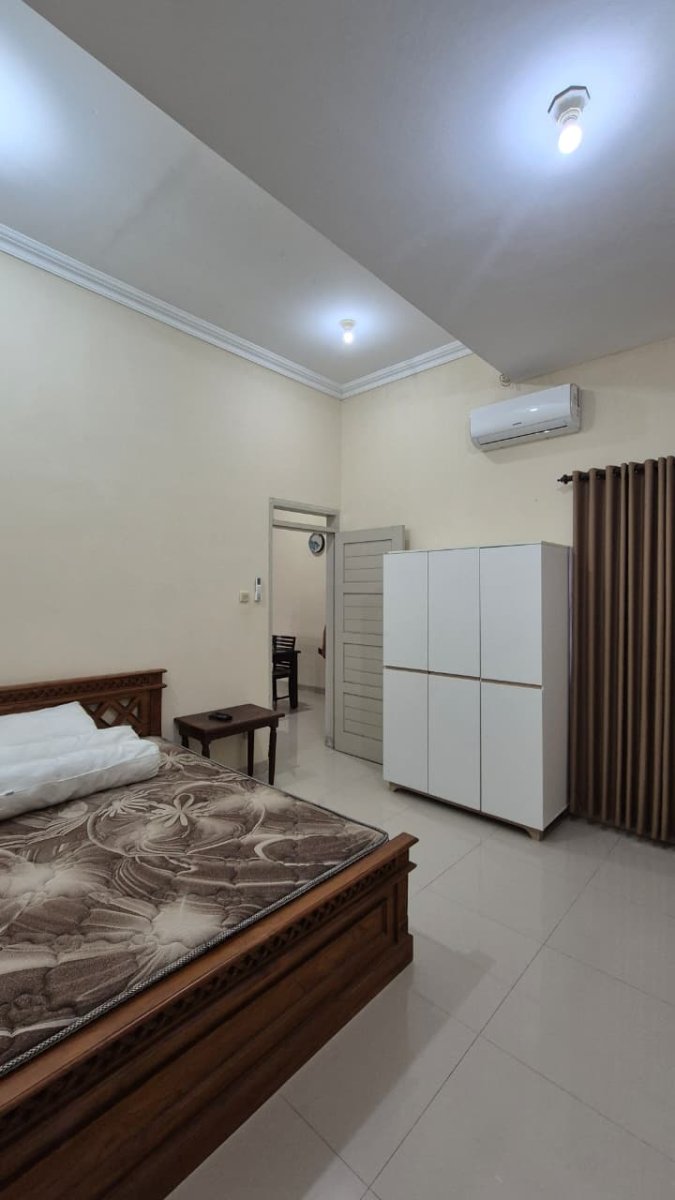 Disewakan Rumah Bagus Full Furnish, Lokasi : Cluster di Fajar Indah, Solo - Foto 3