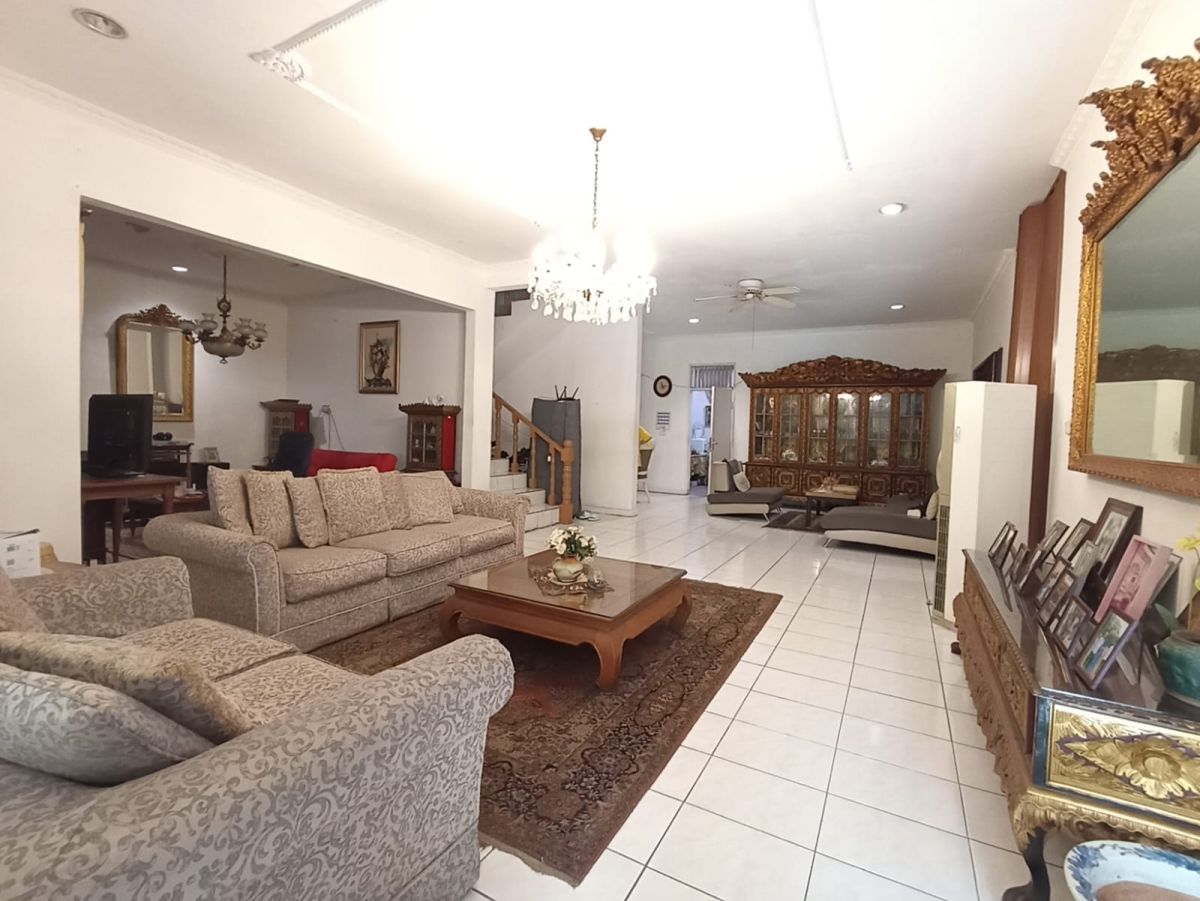 JUAL CEPAT, RUMAH HOEK BESAR HALAMAN LUAS, LT 604 M2, BUKIT CINERE INDAH, DEPOK - Foto 3