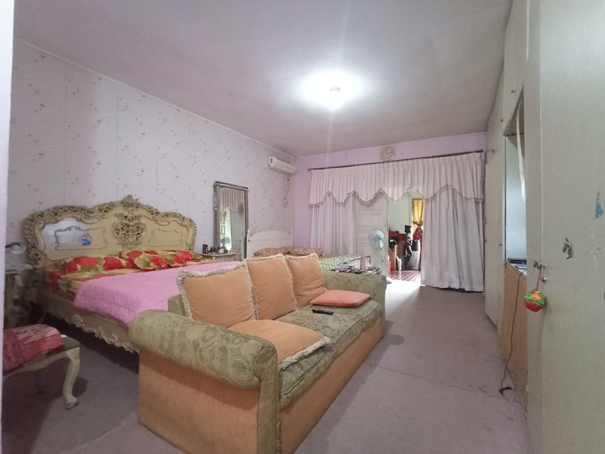 JUAL CEPAT, RUMAH HOEK BESAR HALAMAN LUAS, LT 604 M2, BUKIT CINERE INDAH, DEPOK - Foto 6