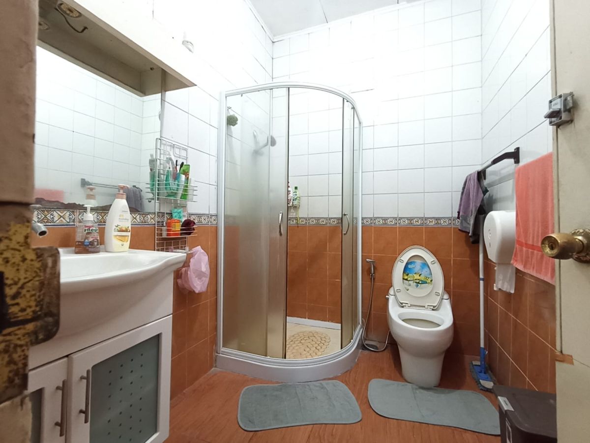JUAL CEPAT, RUMAH HOEK BESAR HALAMAN LUAS, LT 604 M2, BUKIT CINERE INDAH, DEPOK - Foto 7