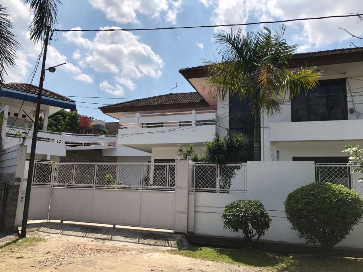 TURUN HARGA, JUAL CEPAT, RUMAH INCL KOLAM RENANG, LT 630 M2, CINERE ESTATE, DEPOK - Foto 2