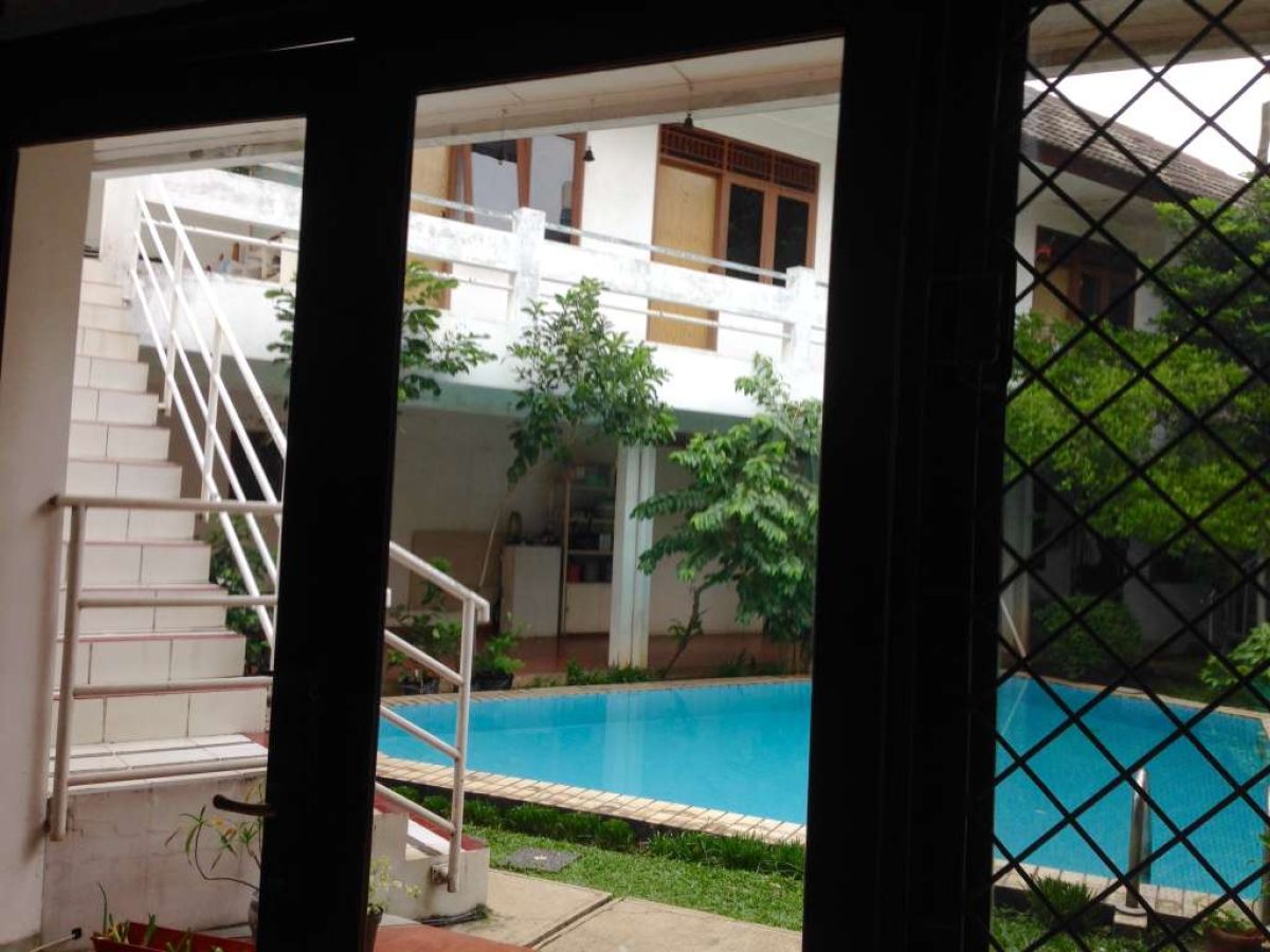 TURUN HARGA, JUAL CEPAT, RUMAH INCL KOLAM RENANG, LT 630 M2, CINERE ESTATE, DEPOK - Foto 5