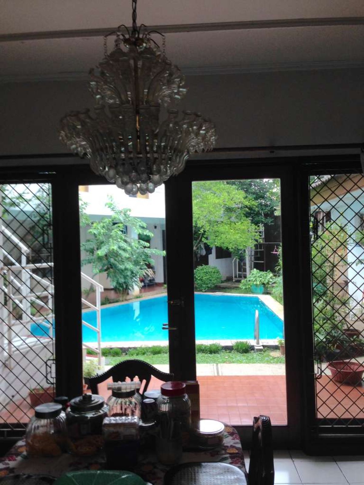 TURUN HARGA, JUAL CEPAT, RUMAH INCL KOLAM RENANG, LT 630 M2, CINERE ESTATE, DEPOK - Foto 7