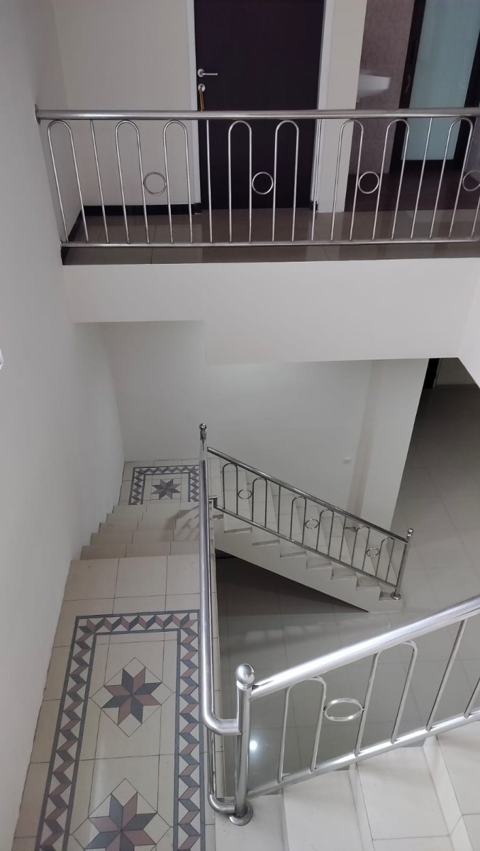 Disewakan Rumah Bagus & Bersih Siap Huni di Solo Baru, Kondisi Habis Renov & Cat Baru - Foto 3