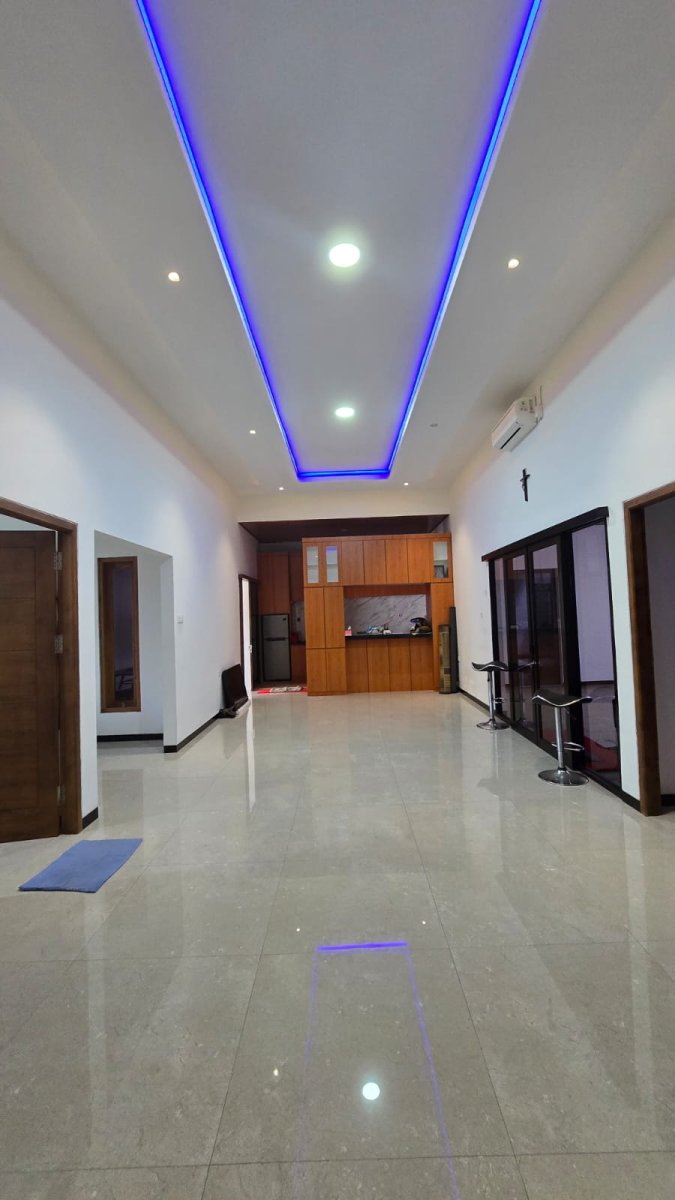Dijual Rumah Bagus Mewah Siap Pakai di Mojosongo Jebres Solo - Foto 7