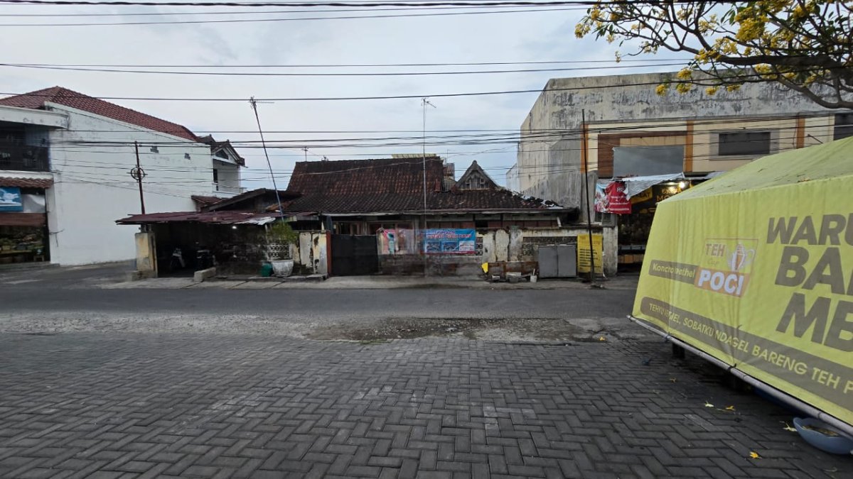 Rumah Hitung Tanah Strategis Dekat Jalan Slamet Riyadi di Sondakan, Laweyan, Solo - Foto 2