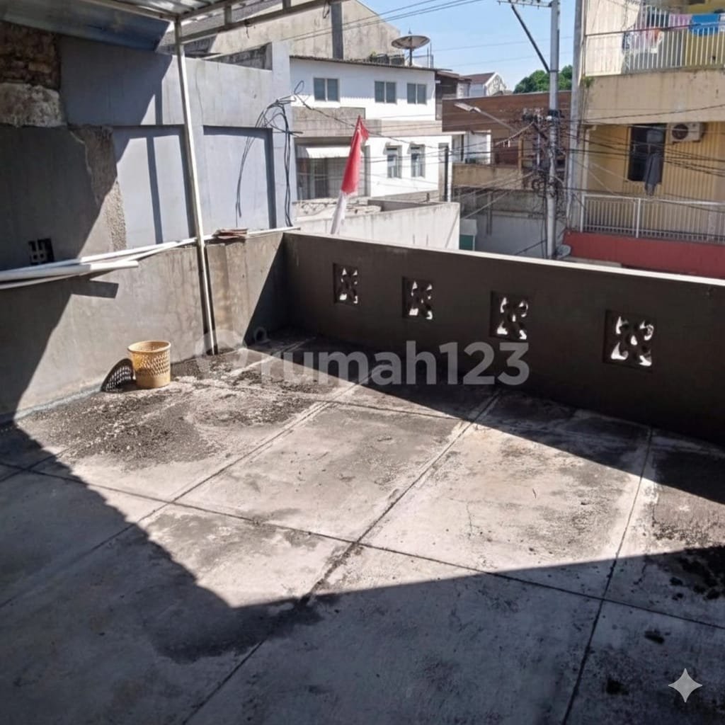 Dijual Ruko Bagus Strategis Dekat Balai Kota & Jalan Slamet Riyadi Solo - Foto 4