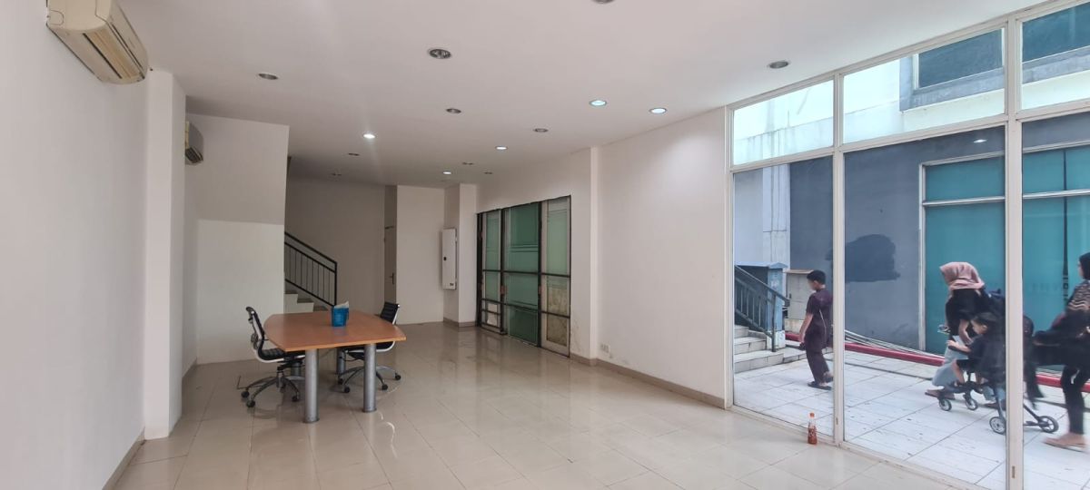 MURAH, DISEWAKAN, RUKO HOEK STRATEGIS 4,5 LANTAI, INCLUDE LIFT BARANG, THAMRIN CITY OFFICE PARK, JAKARTA PUSAT - Foto 2