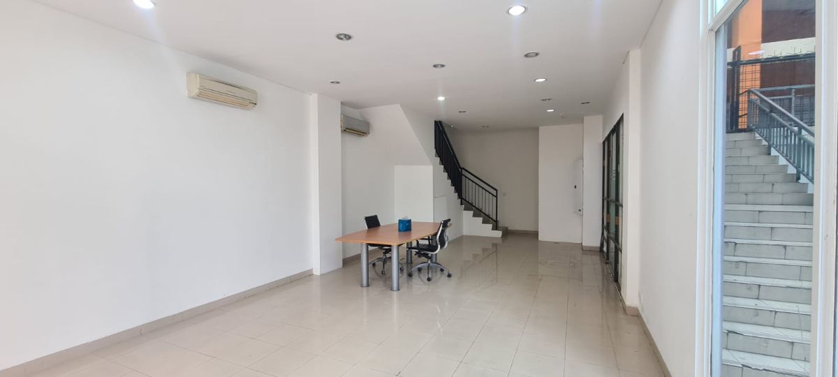 MURAH, DISEWAKAN, RUKO HOEK STRATEGIS 4,5 LANTAI, INCLUDE LIFT BARANG, THAMRIN CITY OFFICE PARK, JAKARTA PUSAT - Foto 3