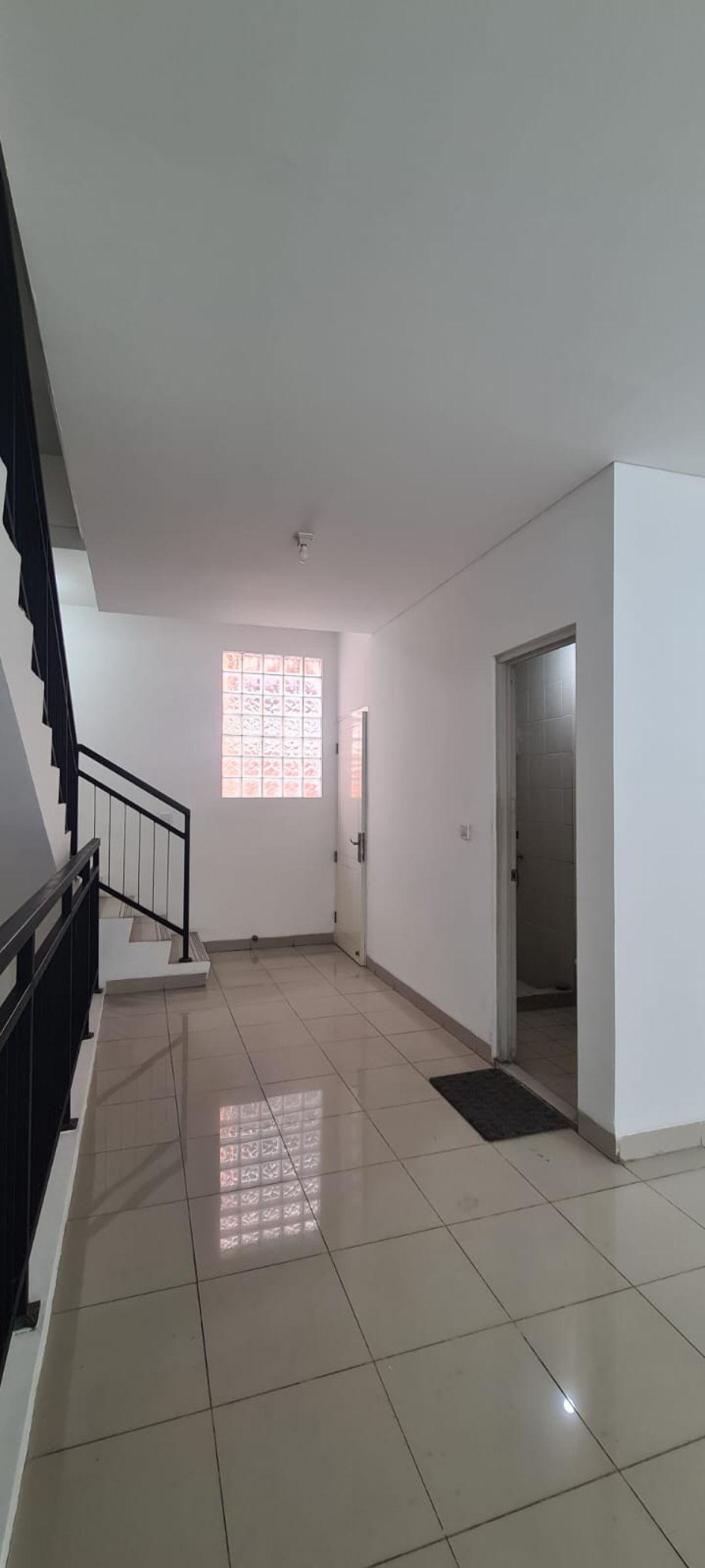 MURAH, DISEWAKAN, RUKO HOEK STRATEGIS 4,5 LANTAI, INCLUDE LIFT BARANG, THAMRIN CITY OFFICE PARK, JAKARTA PUSAT - Foto 4