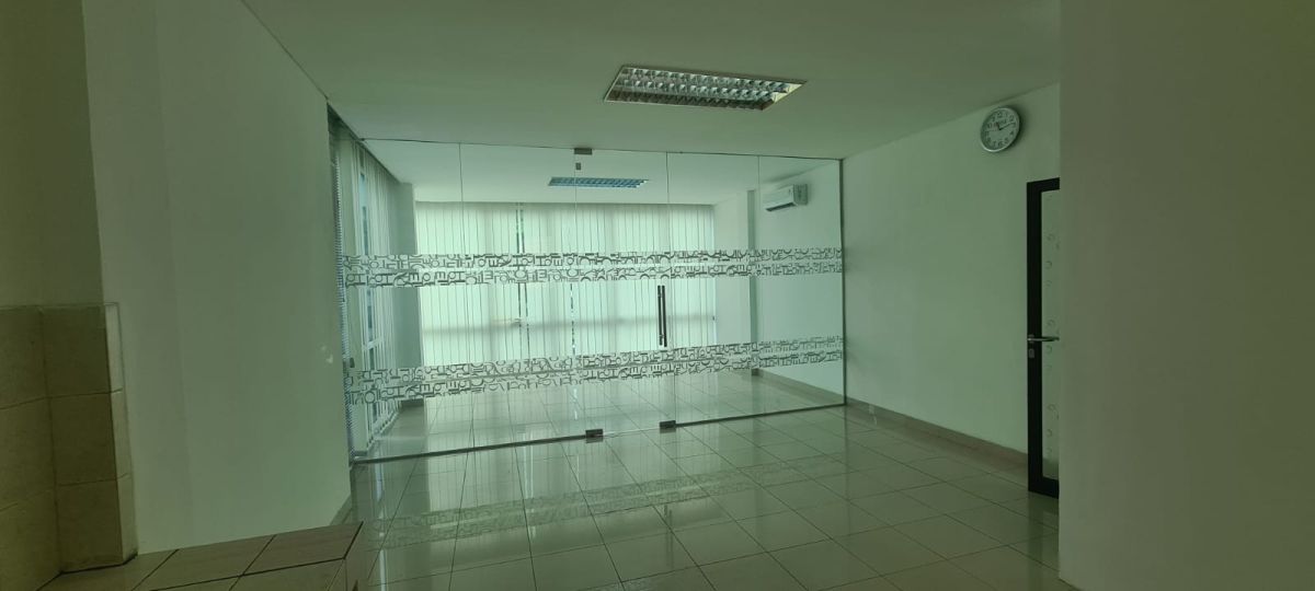MURAH, DISEWAKAN, RUKO HOEK STRATEGIS 4,5 LANTAI, INCLUDE LIFT BARANG, THAMRIN CITY OFFICE PARK, JAKARTA PUSAT - Foto 5