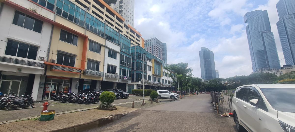 MURAH, DISEWAKAN, RUKO HOEK STRATEGIS 4,5 LANTAI, INCLUDE LIFT BARANG, THAMRIN CITY OFFICE PARK, JAKARTA PUSAT - Foto 11