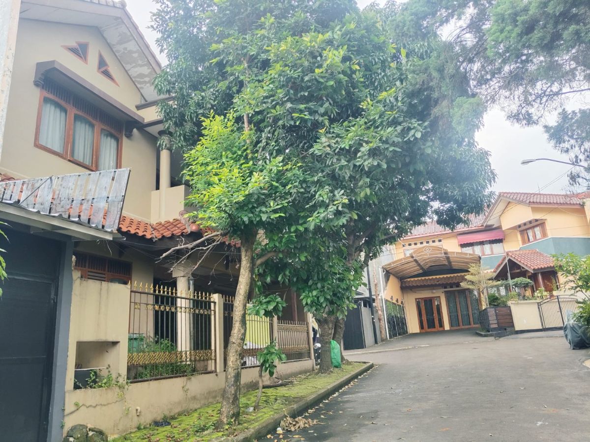 Dijual rumah 2 lantai di  Maleo sektor 9 Bintaro Jaya Tangsel