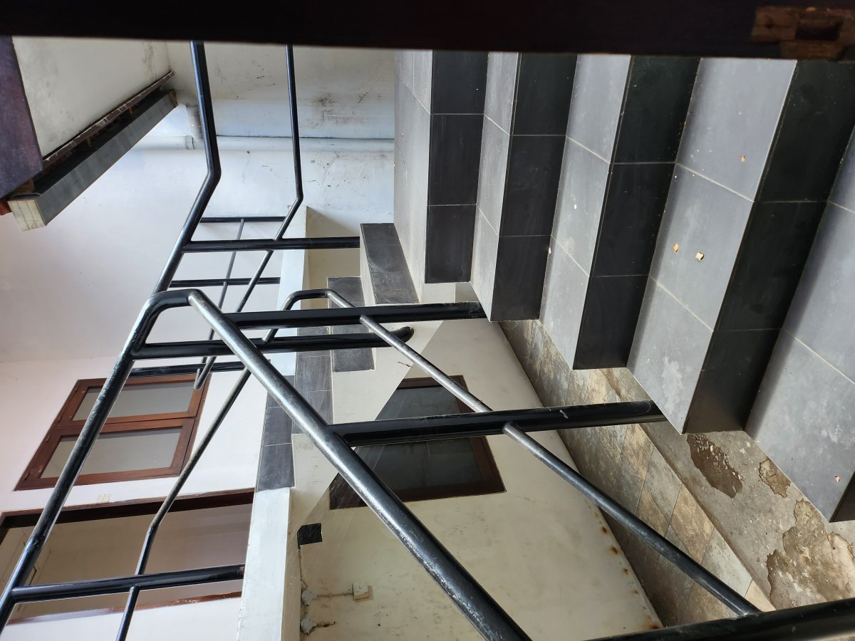 Dijual rumah kantor di Benhil