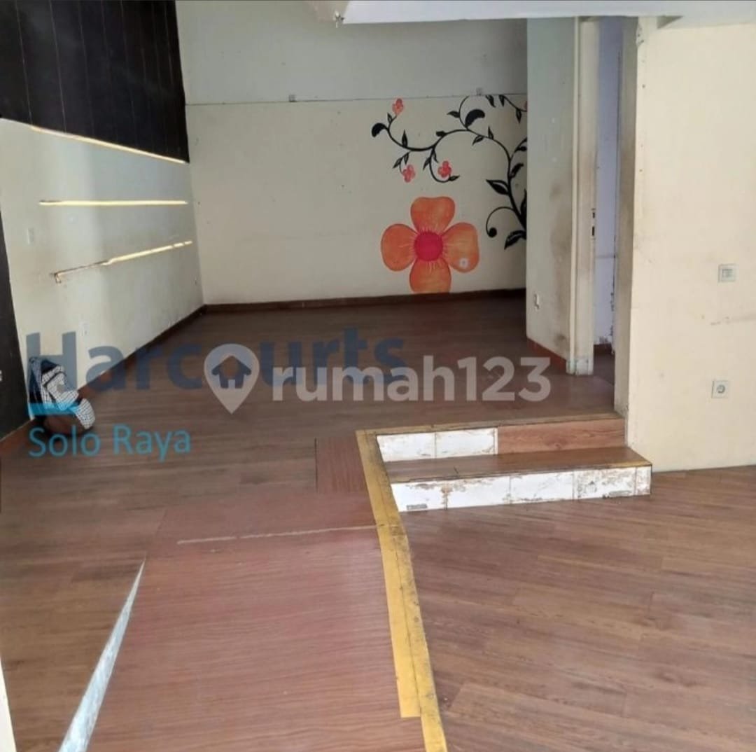 Ruko Bagus Strategis Dekat Balai Kota & Jalan Slamet Riyadi Solo - Foto 3