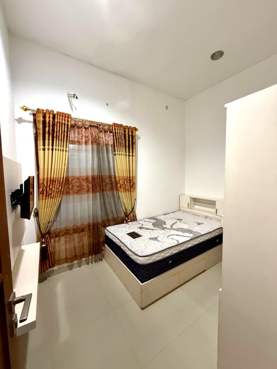 Disewakan Rumah Bagus Siap Pakai  ( Full Furnished ),  Lokasi : Cluster Elite di Pabelan, Dekat Colomadu - Foto 5