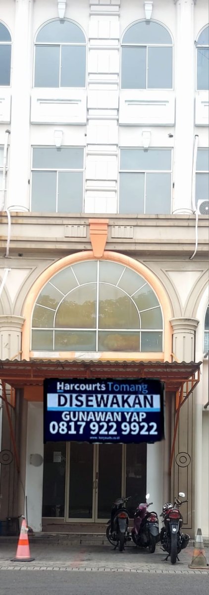 Sewa Ruko 4 Lantai di Green Lake City Cipondoh Tangerang GN