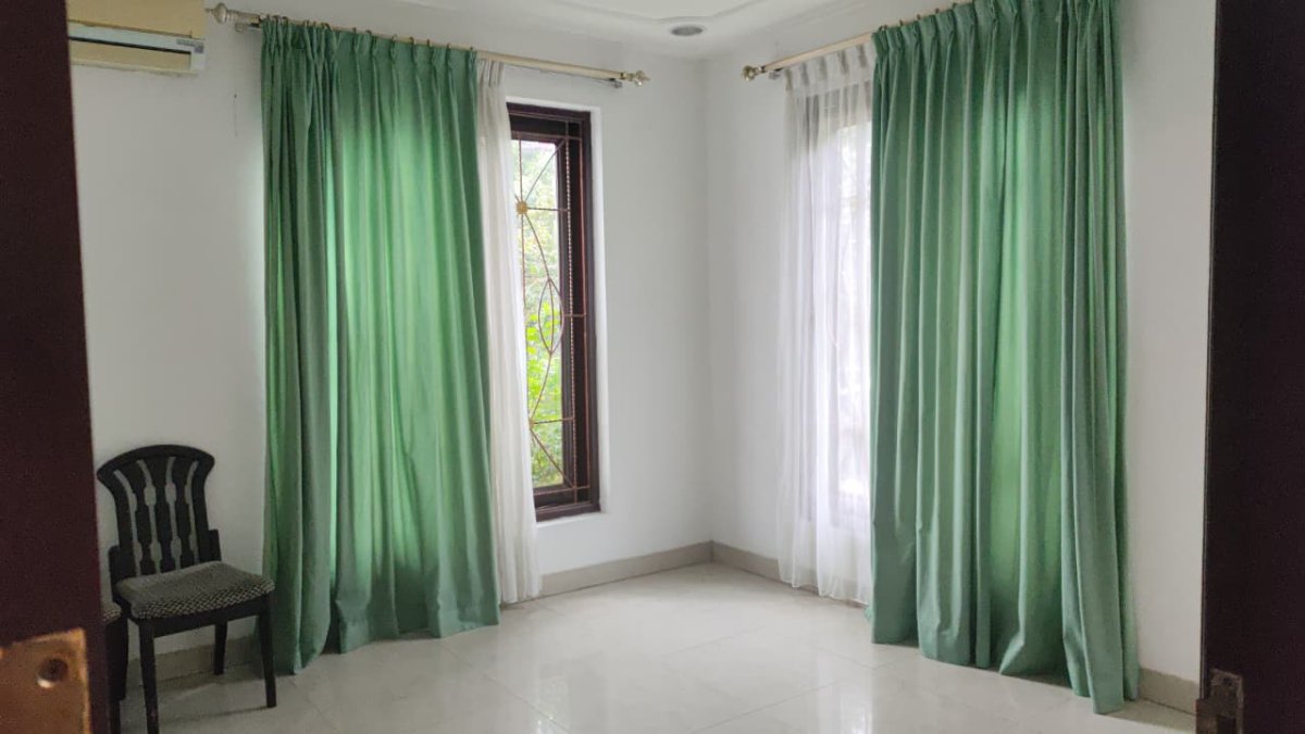 Disewakan Rumah Lokasi Janur Indah, Kelapa Gading - Jakarta Utara - Foto 2