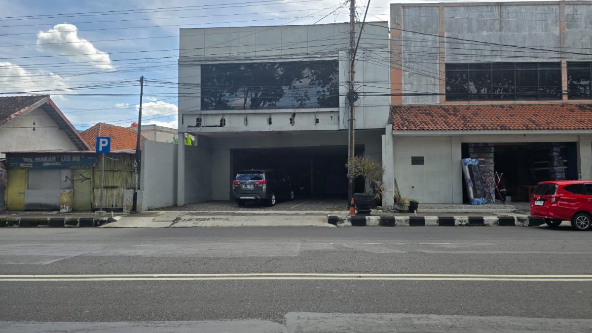 Ruang Usaha Super Strategis di Jalan Jendral Sudirman Sukoharjo