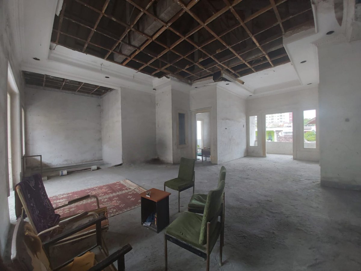 Rumah mewah di Tengah Kota Solo di Penumping Laweyan - Foto 4