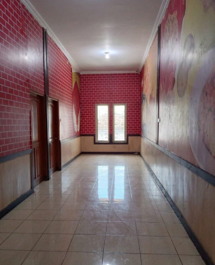 Ruko 2,5 lantai di Jalan Brigjen Sudiarto, Serengan, Solo - Foto 4