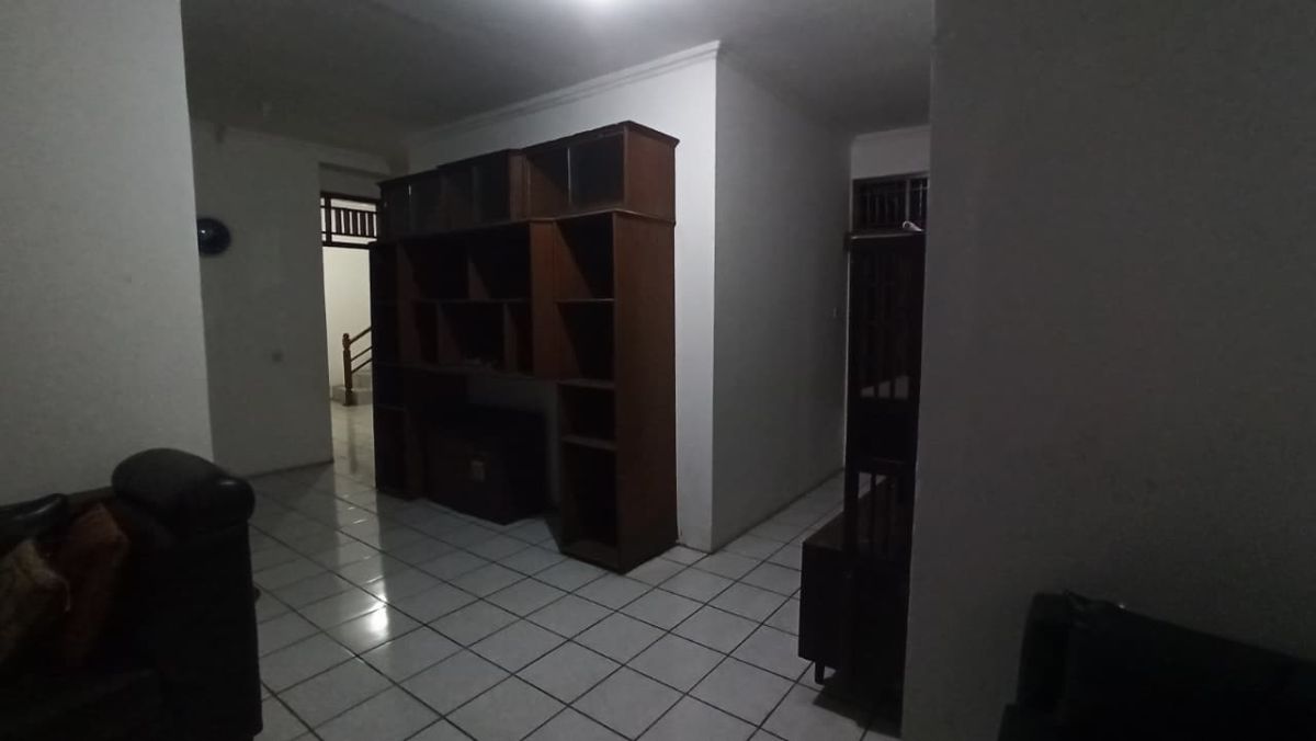 JUAL CEPAT, RUMAH KOS 2 LANTAI, 8 KAMAR, LT 206 M2, BATU AMPAR, KRAMAT JATI, JAKARTA TIMUR - Foto 8