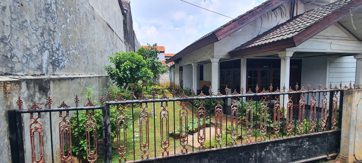 JUAL CEPAT HARUS TERJUAL, RUMAH TUA ASRI, LT 329 M2, JALAN RAYA RAWA KUNING, PULO GEBANG, CAKUNG, JAKARTA TIMUR - Foto 4