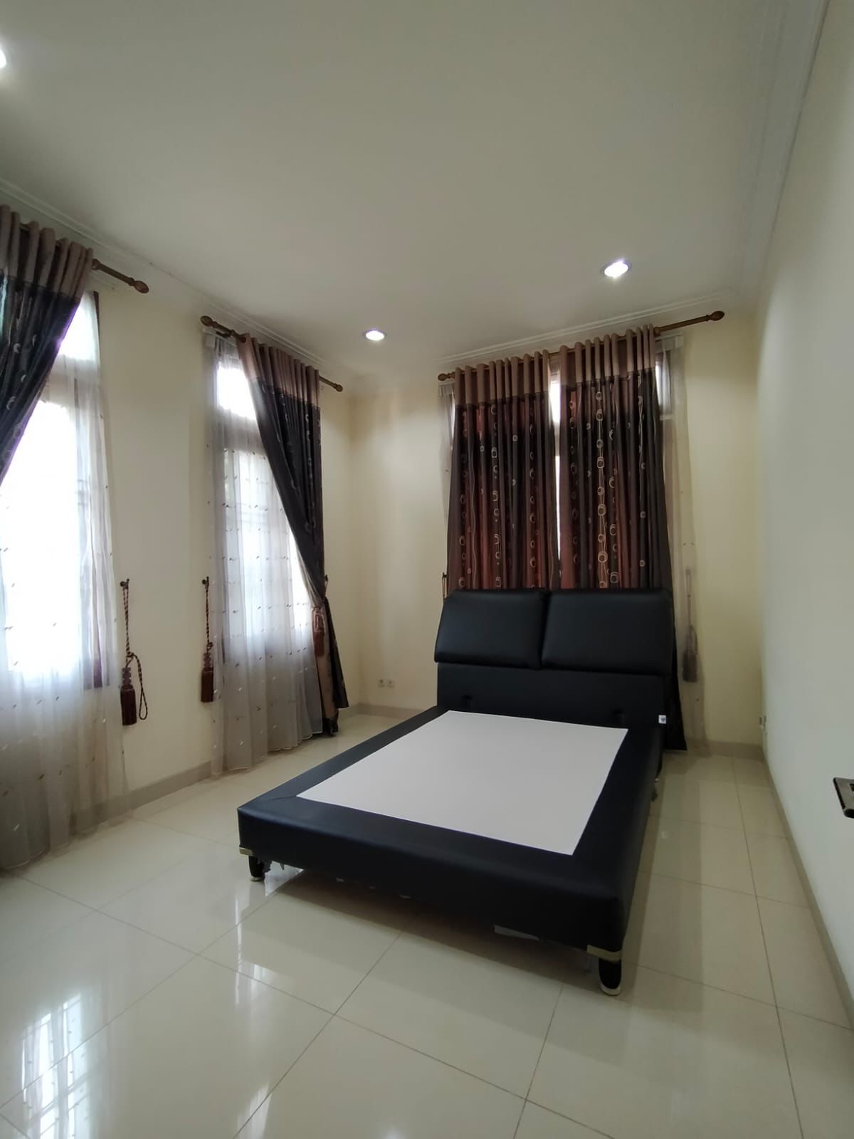 Sewa Rumah Mewah Gatot Subroto Residences Mampang Prapatan Jakarta Selatan ZM - Foto 8