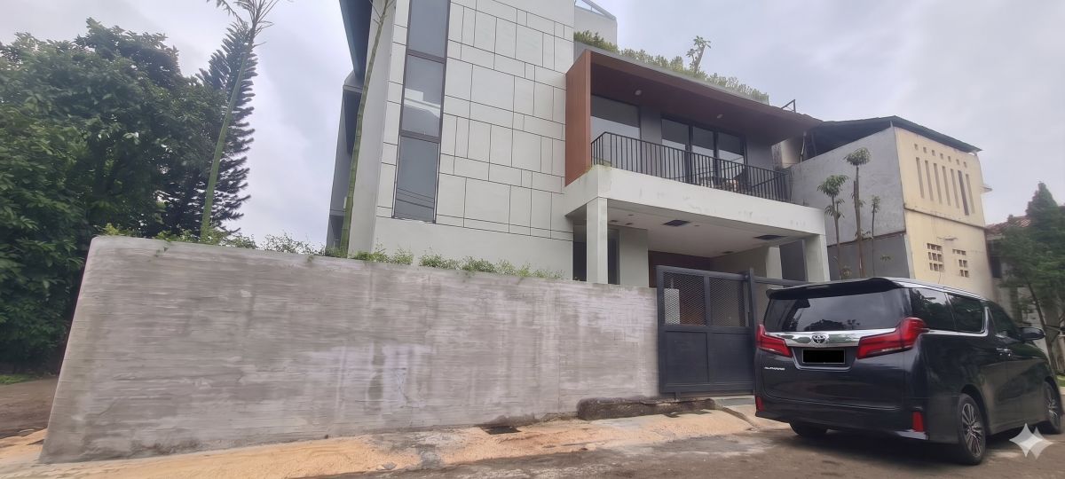 JUAL CEPAT, TURUN HARGA LAGI, RUMAH HOEK 3 LANTAI, LT 140 M2, MODERN MINIMALIS, CINERE ESTATE, DEPOK - Foto 3
