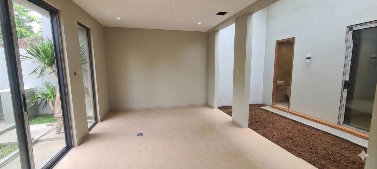 JUAL CEPAT, TURUN HARGA LAGI, RUMAH HOEK 3 LANTAI, LT 140 M2, MODERN MINIMALIS, CINERE ESTATE, DEPOK - Foto 4