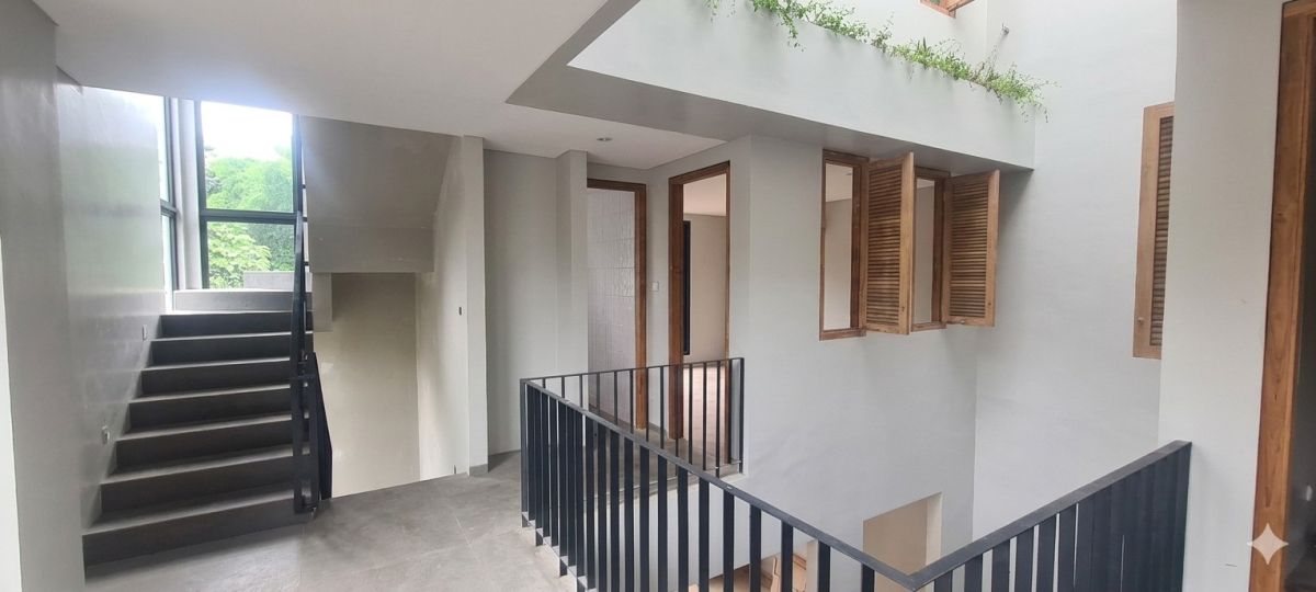 JUAL CEPAT, TURUN HARGA LAGI, RUMAH HOEK 3 LANTAI, LT 140 M2, MODERN MINIMALIS, CINERE ESTATE, DEPOK - Foto 12
