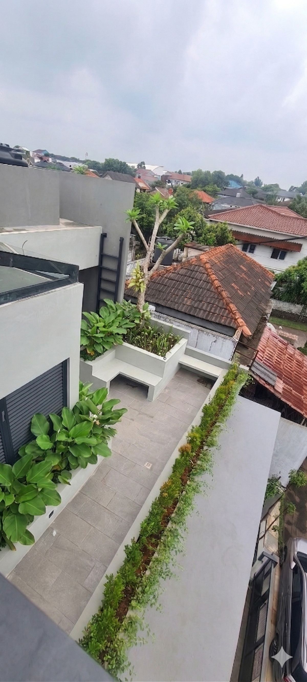 JUAL CEPAT, TURUN HARGA LAGI, RUMAH HOEK 3 LANTAI, LT 140 M2, MODERN MINIMALIS, CINERE ESTATE, DEPOK - Foto 14
