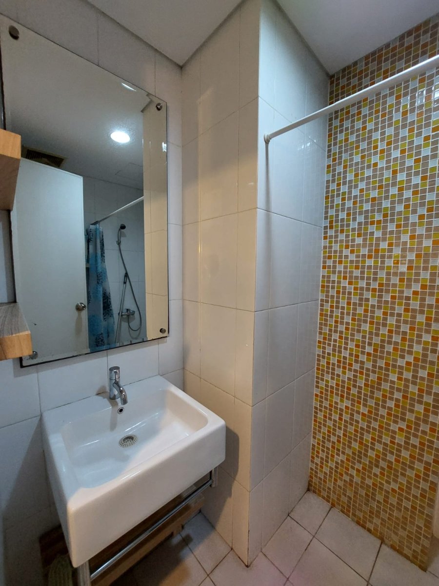 Sewa Apartemen Westmark Type Studio di daerah Tanjung Duren Jakarta Barat ZM - Foto 2