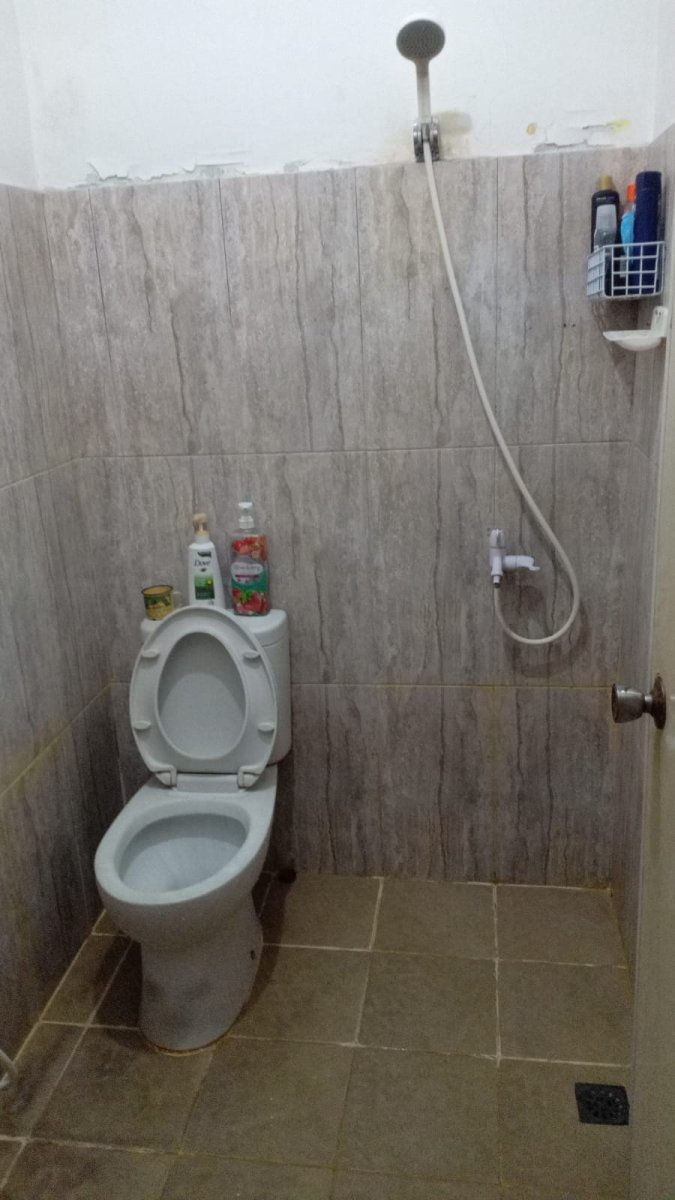 Rumah terawat di Taman Royal 2, dekat stasiun KRL Batu Ceper, kota Tangerang - Foto 4