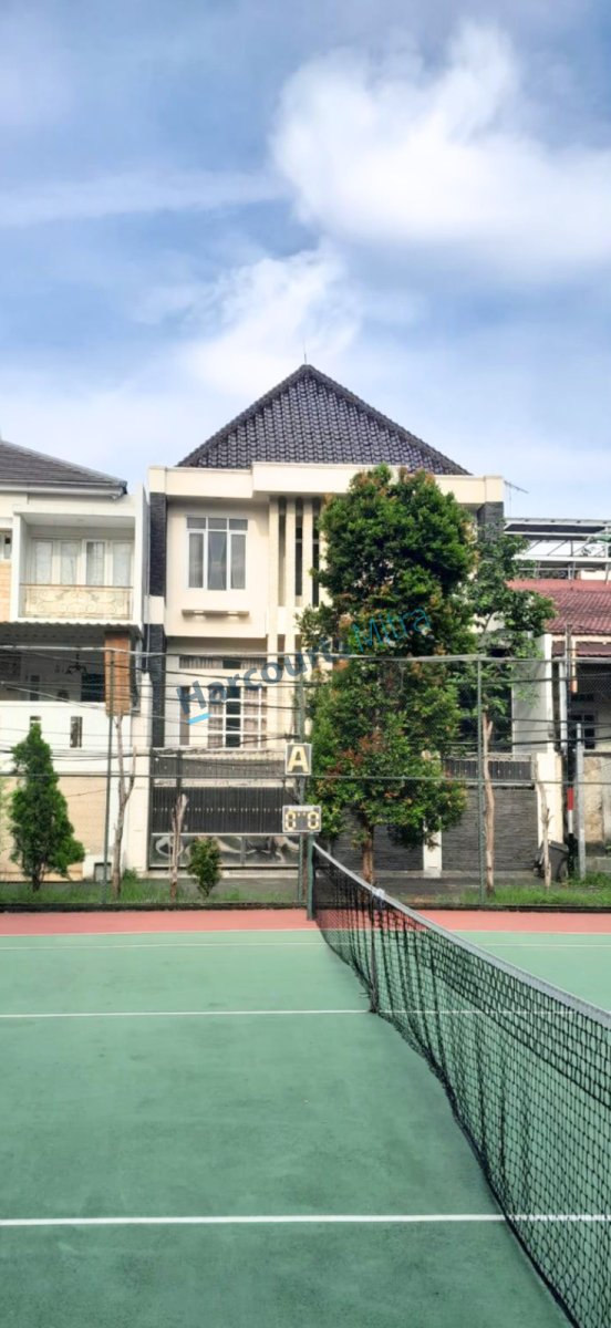 JUAL RUMAH MEWAH BAGUS TERAWAT HARGA TERJANGKAU ADA BASEMENT BEBAS BANJIR - Foto 5