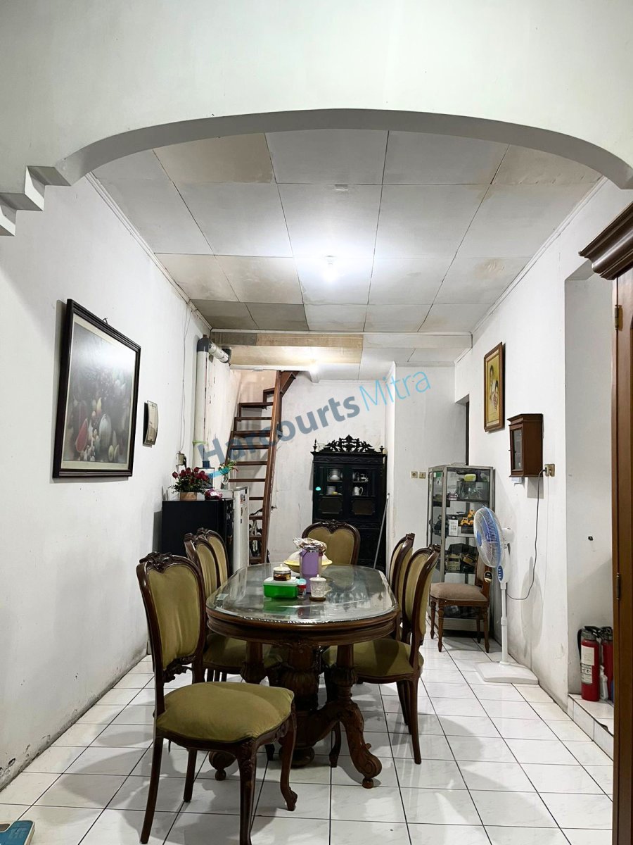 JUAL RUMAH MURAH TERAWAT DEKAT JALAN RAYA DAN BEBAS BANJIR - Foto 2