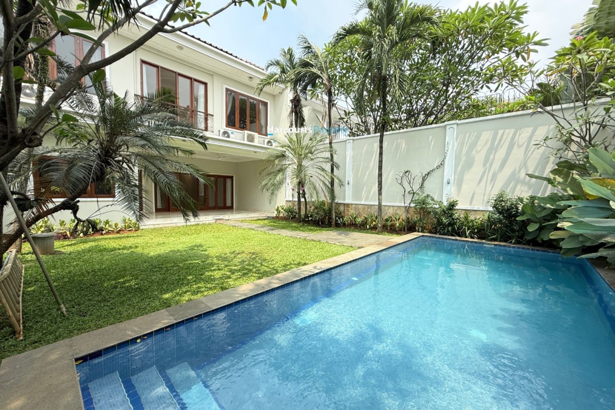 Disewakan Rumah Mediteranean  Modern Lingkungan Tenang Lokasi Strategis di Kemang - Foto 3