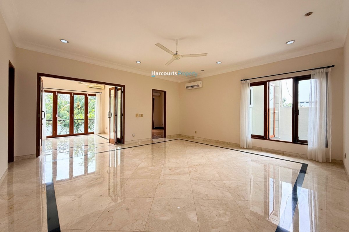 Disewakan Rumah Mediteranean  Modern Lingkungan Tenang Lokasi Strategis di Kemang - Foto 10
