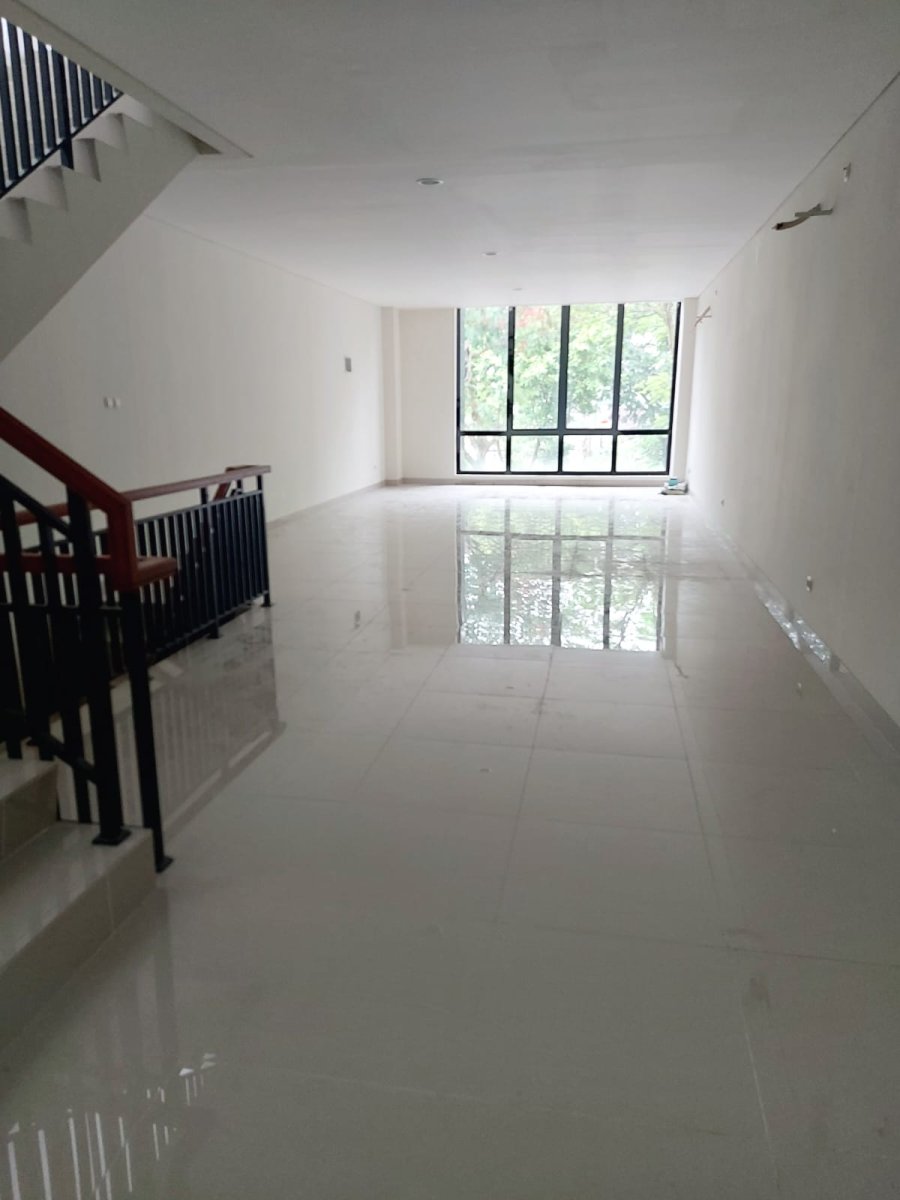 Sewa Ruko di Lantai 2 untuk Ruang Usaha atau Kantor di Northband Metlandjakarta Barat GN
