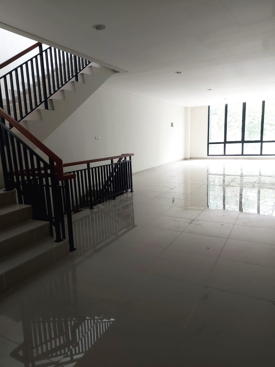Sewa Ruko di Lantai 2 untuk Ruang Usaha atau Kantor di Northband Metlandjakarta Barat GN - Foto 2