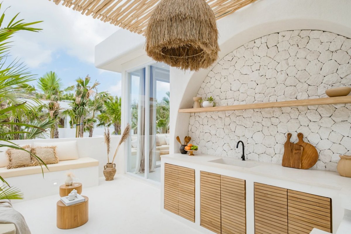 Modern Mediterranean Villa with Rooftop Entertaining in Prime Bingin