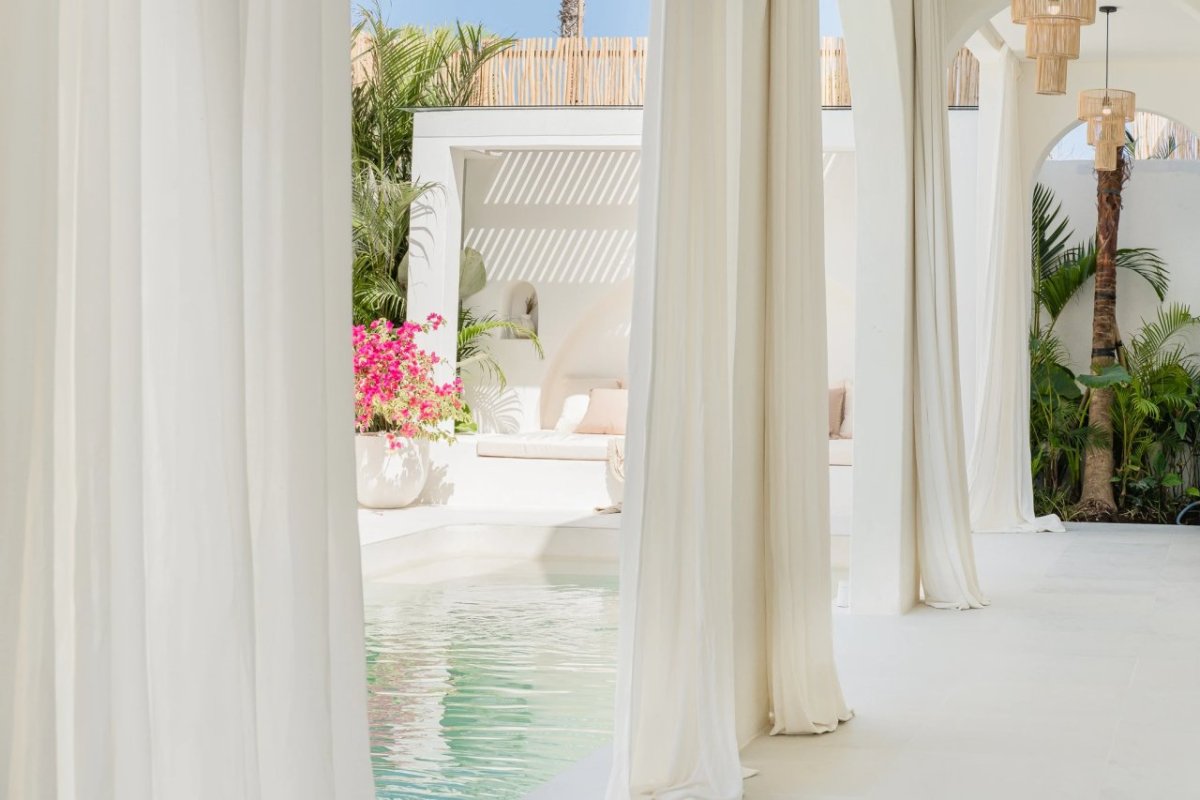Modern Mediterranean Villa with Rooftop Entertaining in Prime Bingin - Foto 10