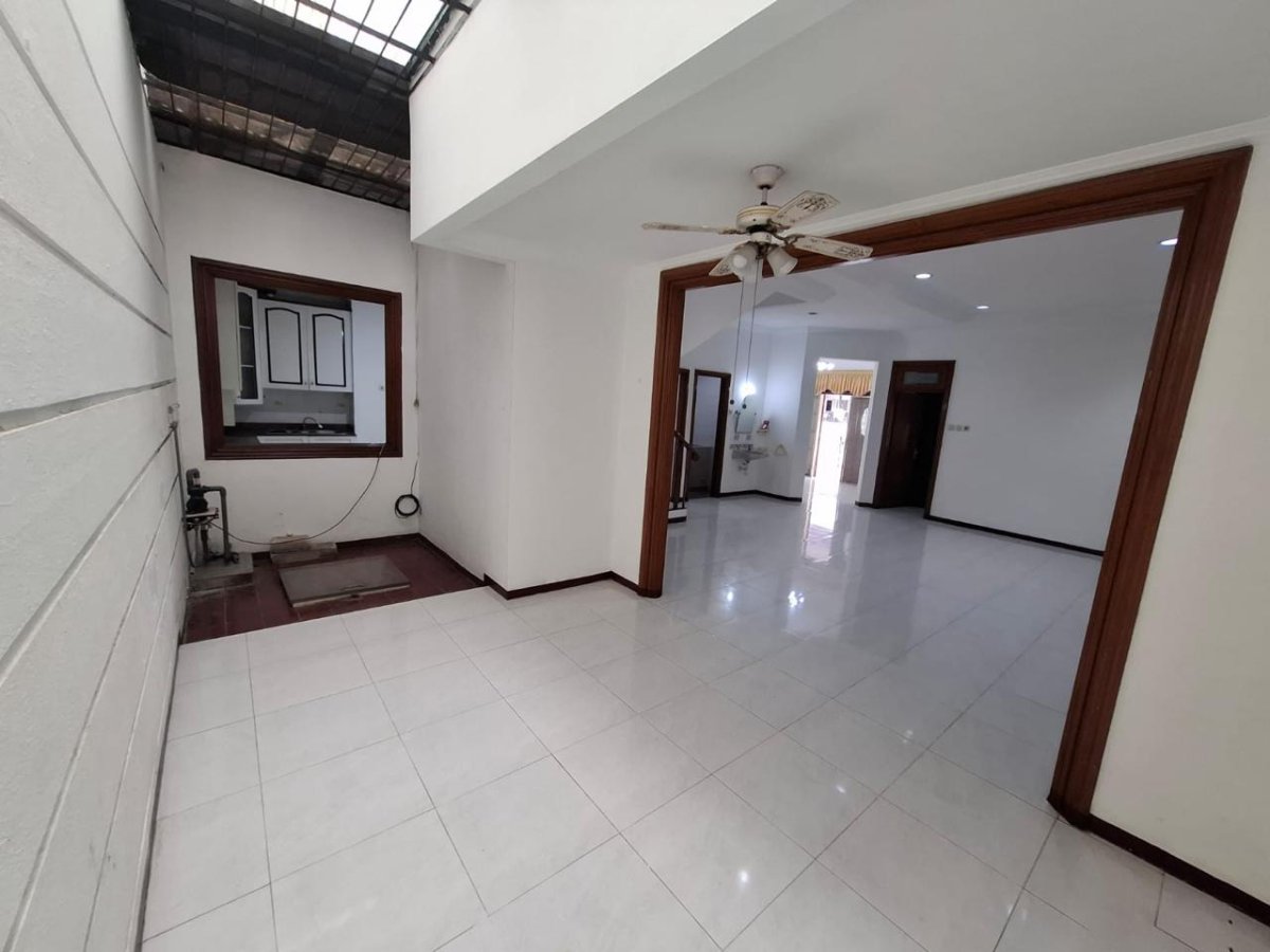 Dijual Rumah Lokasi Janur Elok, Kelapa Gading - Jakarta Utara - Foto 5