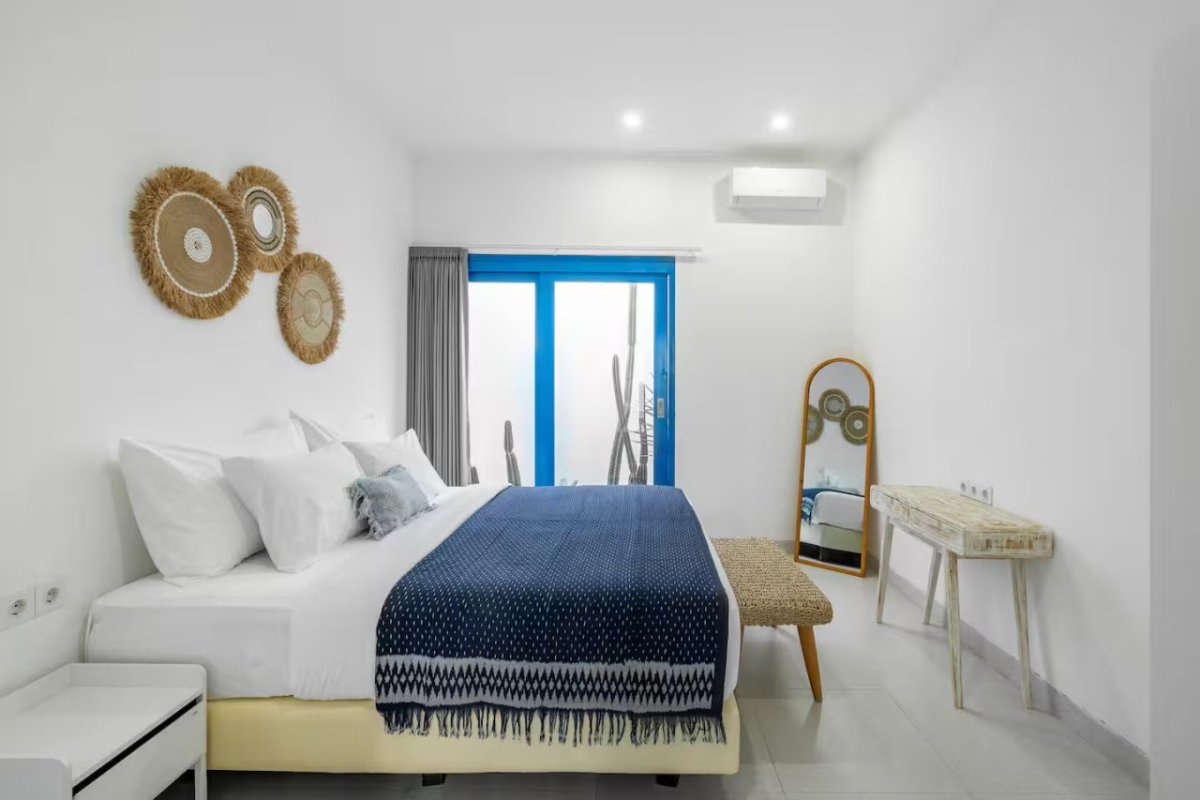 Santorini Style 3 Villas in the hub of Kerobokan – Seminyak Road
