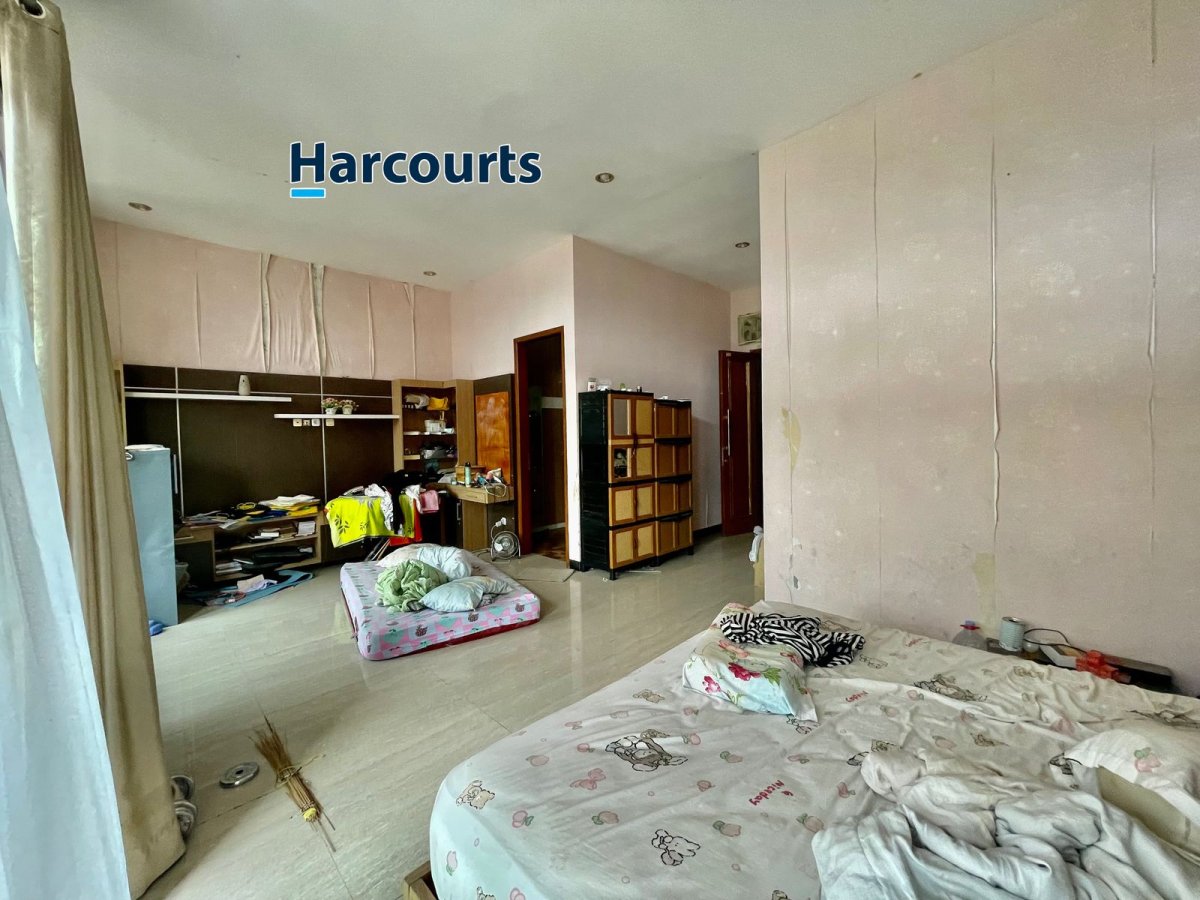 Rumah Tengah Kota Lokasi di dekat Paragon Mall - Foto 4
