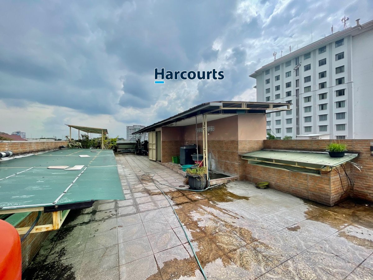 Rumah Tengah Kota Lokasi di dekat Paragon Mall - Foto 10